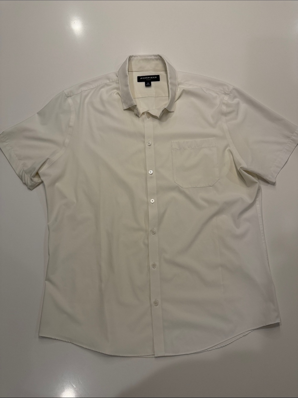 Mizzen+Main Short Sleeve Button-Down Shirt in White XL Trim